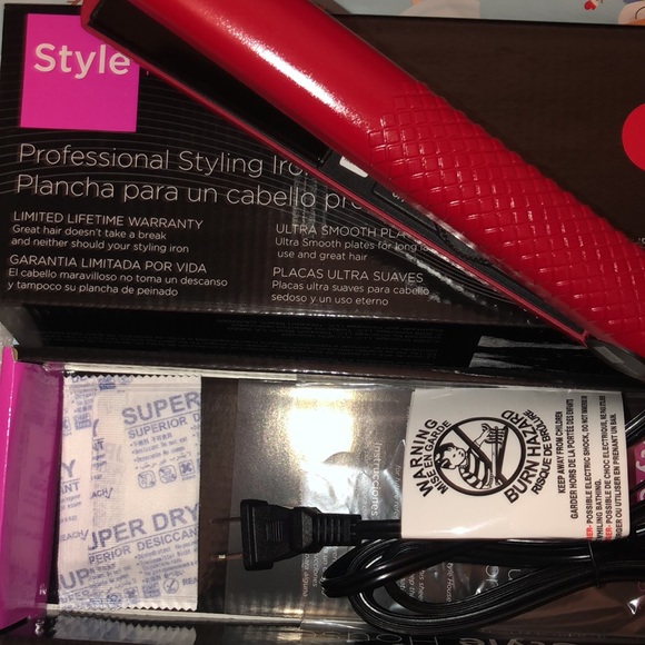 Brand new Style House Professional Styling Iron (red) - Picture 4 of 9